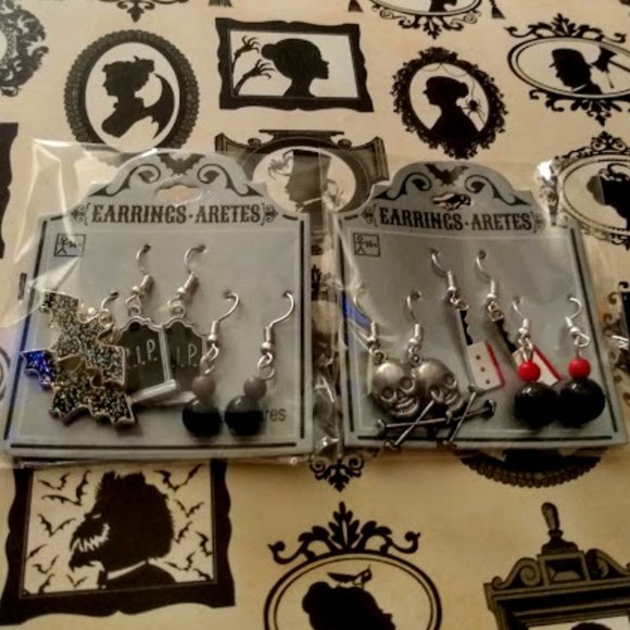 HAUNT COUTURE HALLOWEEN 6pc LOT BAT/BLOODY CLEAVER/SKULL & BONES/RIP EARRINGS - Picture 6 of 9